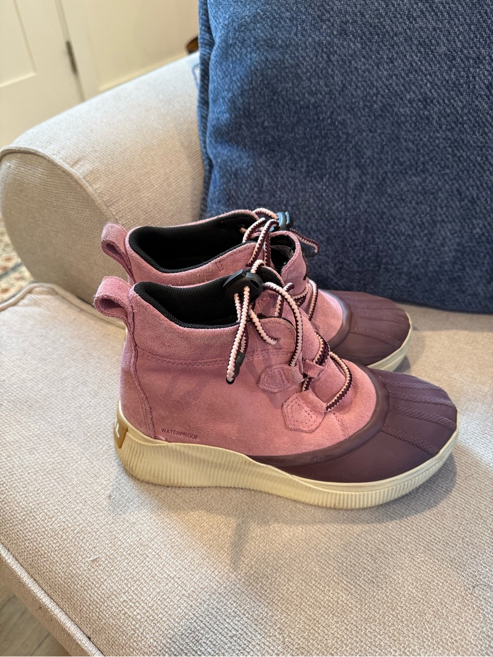 Sorel Out N About IV Waterproof Duck Boots Pink Suede Kids Size 4